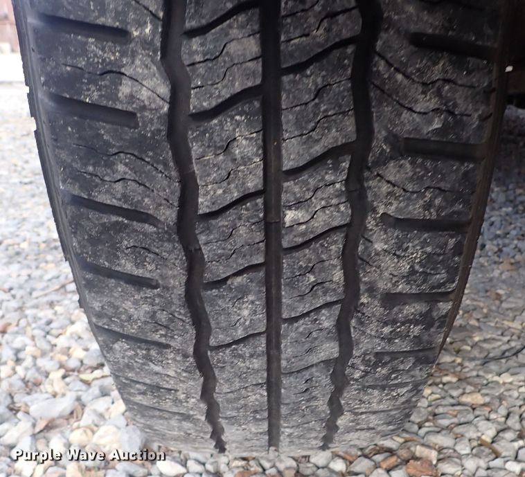 image for item DQ3911 2013 Ford E450  delivery truck