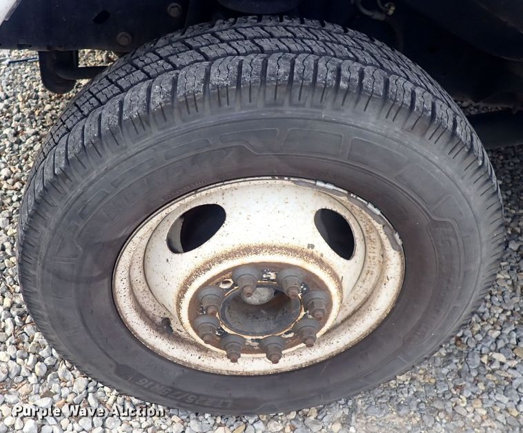 image for item DQ3911 2013 Ford E450  delivery truck