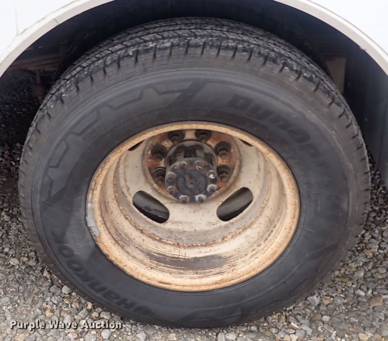 image for item DQ3911 2013 Ford E450  delivery truck