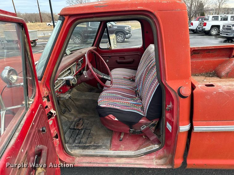 image for item DR9187 1972 Ford F100  pickup truck