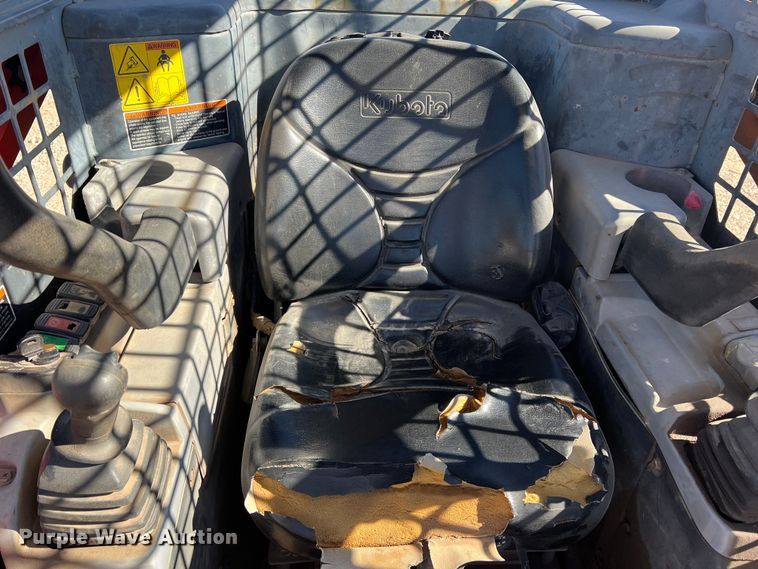 image for item DS2645 2010 Kubota SVL75  tracked skid steer loader