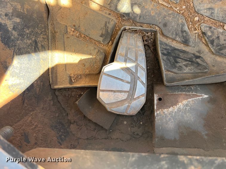 image for item DS2645 2010 Kubota SVL75  tracked skid steer loader