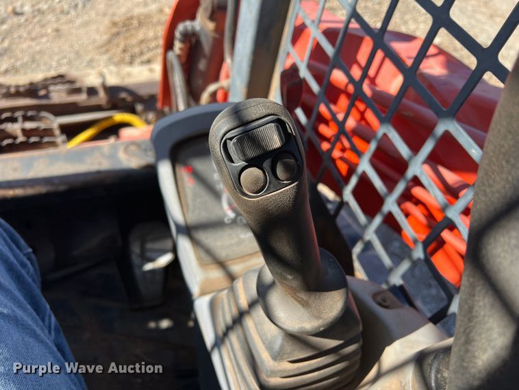 image for item DS2645 2010 Kubota SVL75  tracked skid steer loader