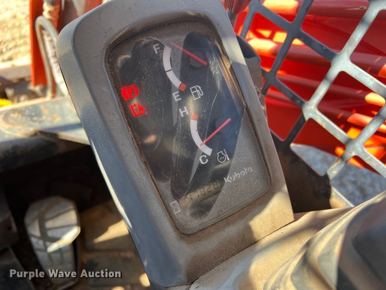 image for item DS2645 2010 Kubota SVL75  tracked skid steer loader