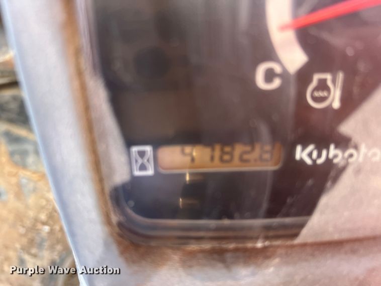 image for item DS2645 2010 Kubota SVL75  tracked skid steer loader