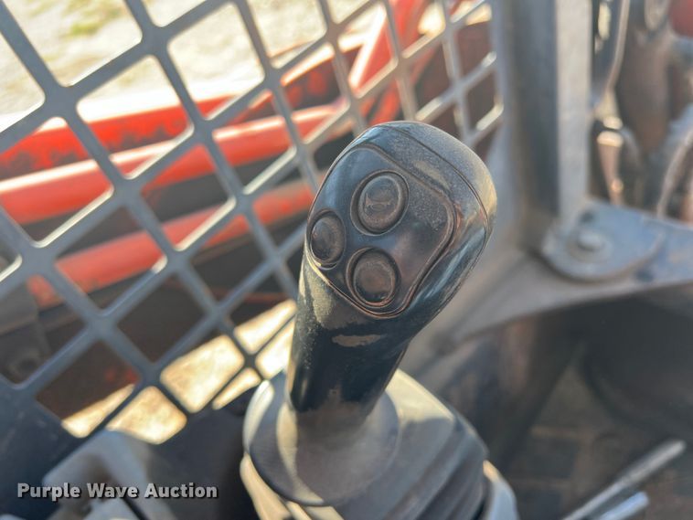 image for item DS2645 2010 Kubota SVL75  tracked skid steer loader