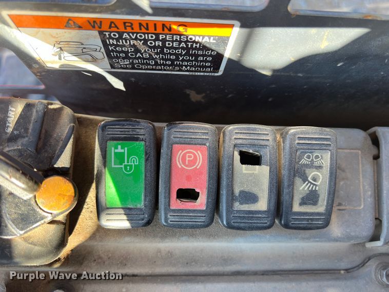 image for item DS2645 2010 Kubota SVL75  tracked skid steer loader