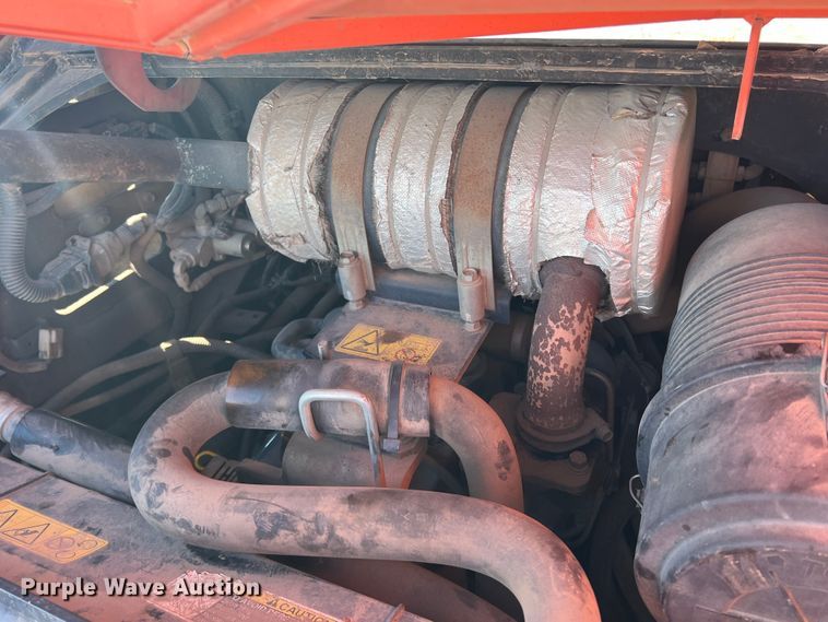 image for item DS2645 2010 Kubota SVL75  tracked skid steer loader