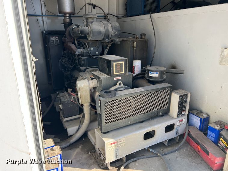 image for item DS2652 2017 W-W Trailers  enclosed cargo trailer