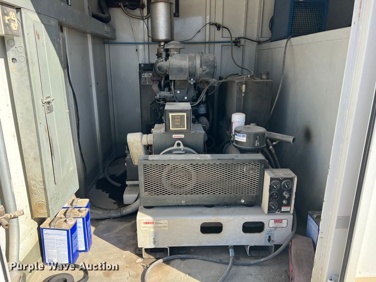 image for item DS2652 2017 W-W Trailers  enclosed cargo trailer