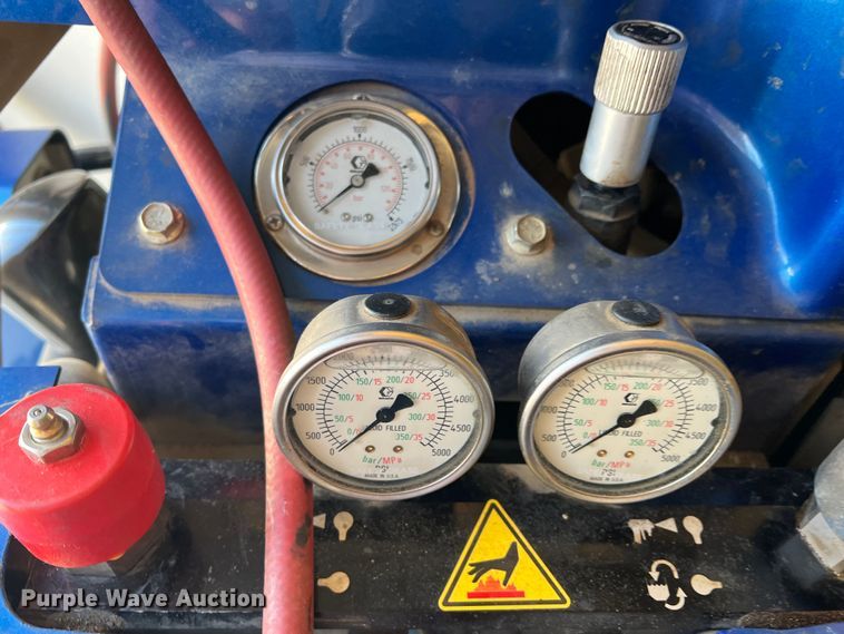 image for item DS2652 2017 W-W Trailers  enclosed cargo trailer