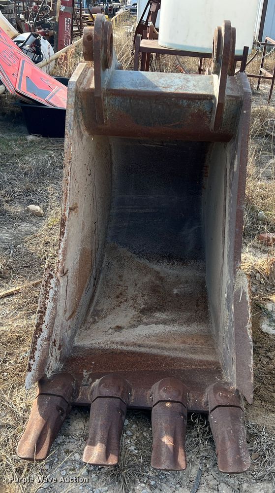 image for item DS2654 Esco  excavator bucket