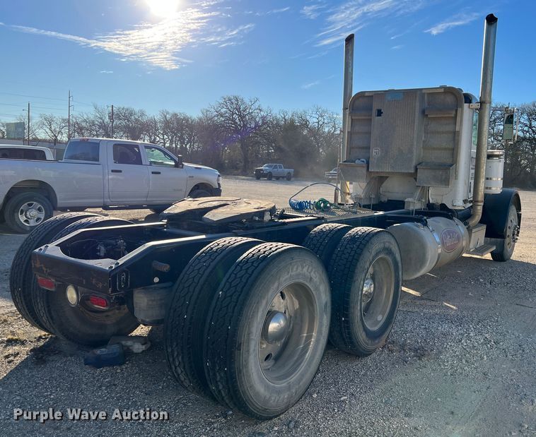 image for item DS2662 2006 Peterbilt 379  semi truck