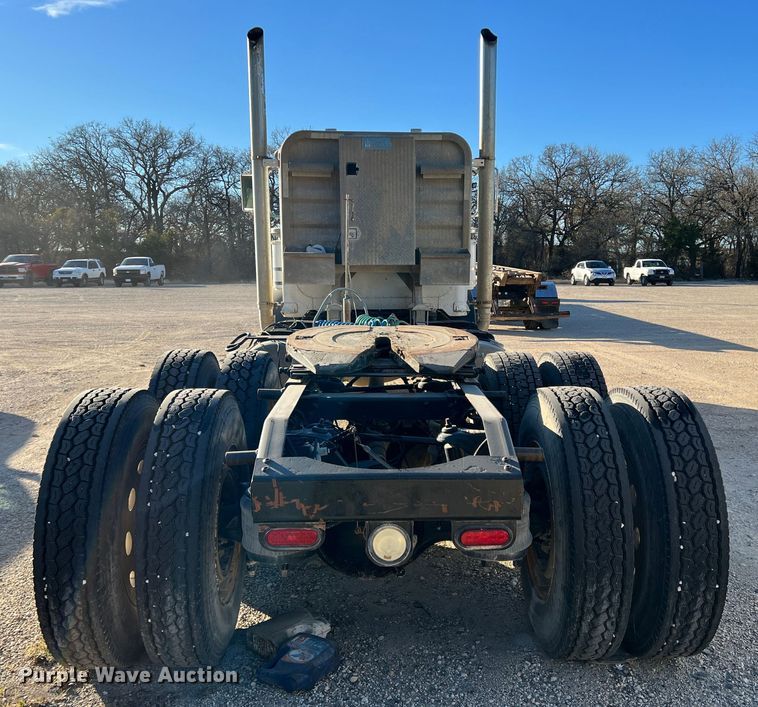 image for item DS2662 2006 Peterbilt 379  semi truck