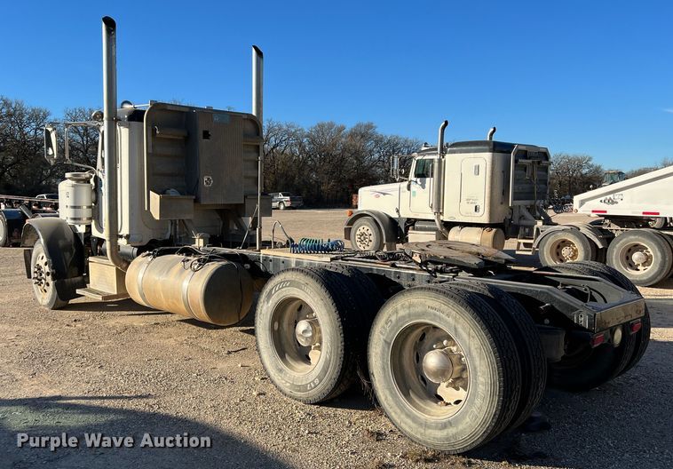 image for item DS2662 2006 Peterbilt 379  semi truck