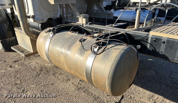 image for item DS2662 2006 Peterbilt 379  semi truck