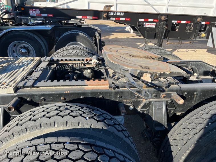 image for item DS2662 2006 Peterbilt 379  semi truck