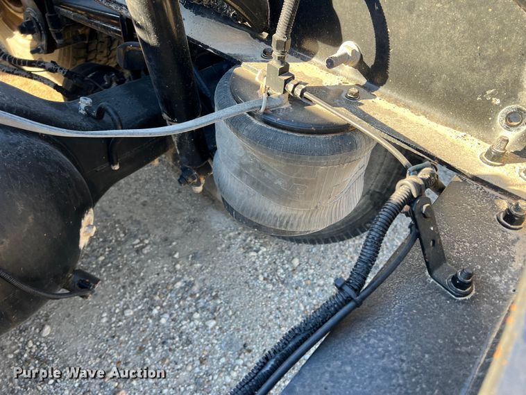 image for item DS2662 2006 Peterbilt 379  semi truck