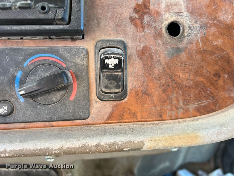 image for item DS2662 2006 Peterbilt 379  semi truck