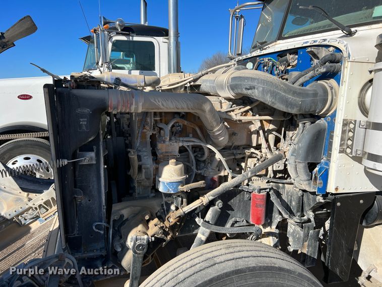 image for item DS2662 2006 Peterbilt 379  semi truck
