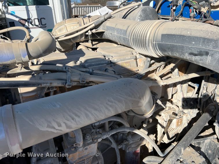 image for item DS2662 2006 Peterbilt 379  semi truck