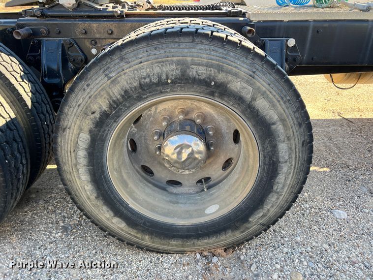 image for item DS2662 2006 Peterbilt 379  semi truck