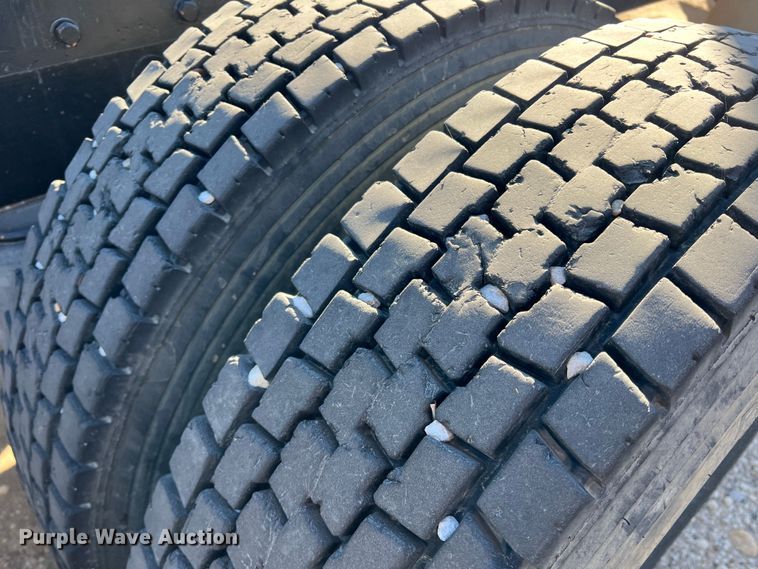 image for item DS2662 2006 Peterbilt 379  semi truck