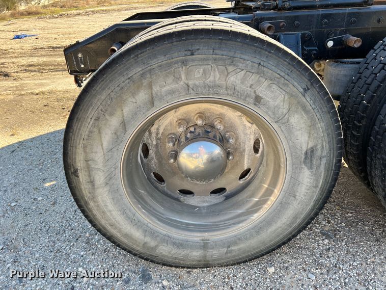 image for item DS2662 2006 Peterbilt 379  semi truck