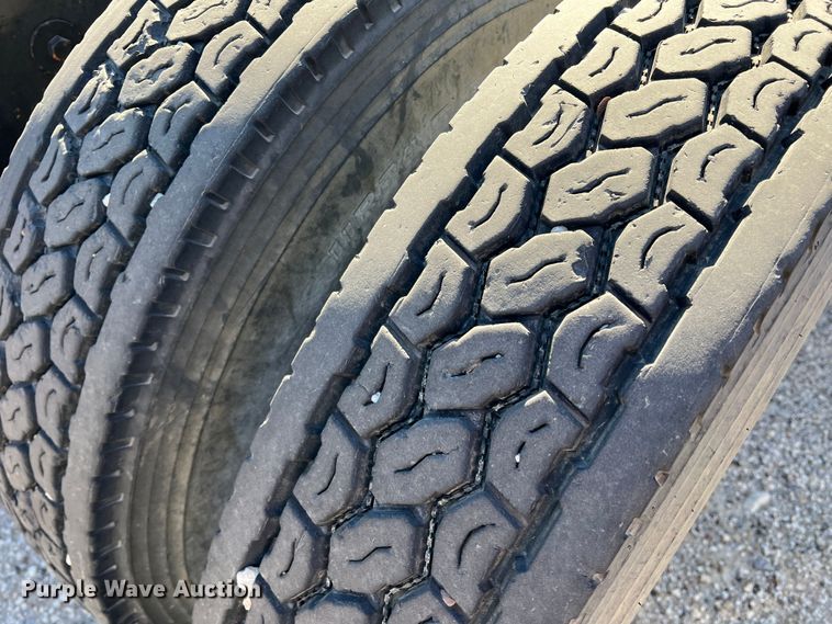 image for item DS2662 2006 Peterbilt 379  semi truck