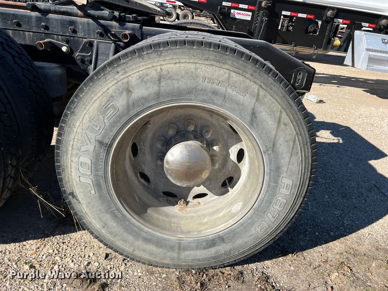 image for item DS2662 2006 Peterbilt 379  semi truck