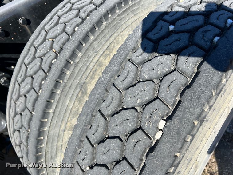 image for item DS2662 2006 Peterbilt 379  semi truck