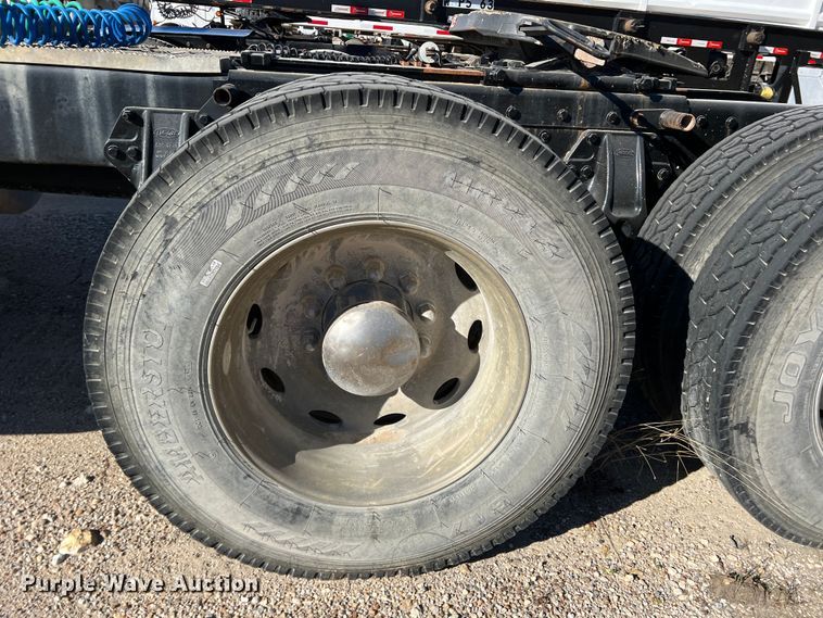 image for item DS2662 2006 Peterbilt 379  semi truck