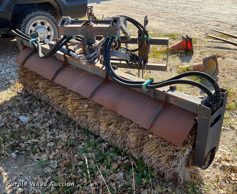 image for item DS2673 Caterpillar BA25  broom