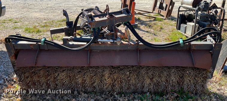 image for item DS2673 Caterpillar BA25  broom