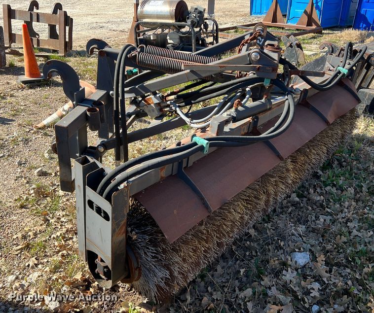 image for item DS2673 Caterpillar BA25  broom