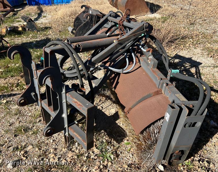 image for item DS2673 Caterpillar BA25  broom