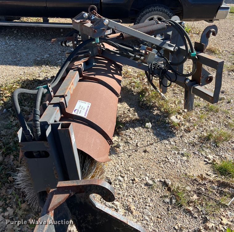 image for item DS2673 Caterpillar BA25  broom