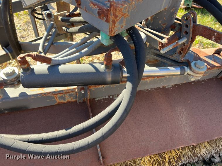 image for item DS2673 Caterpillar BA25  broom