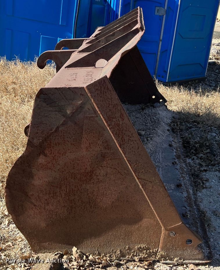 image for item DS2678 100"W bucket