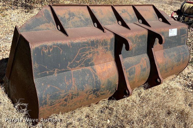 image for item DS2678 100"W bucket