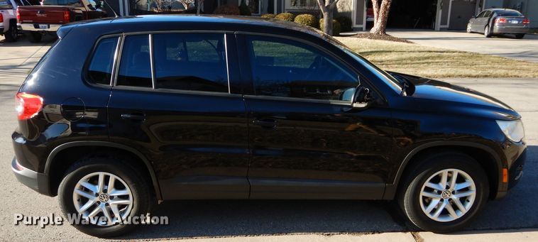 image for item DS6312 2011 Volkswagen Tiguan SE SUV