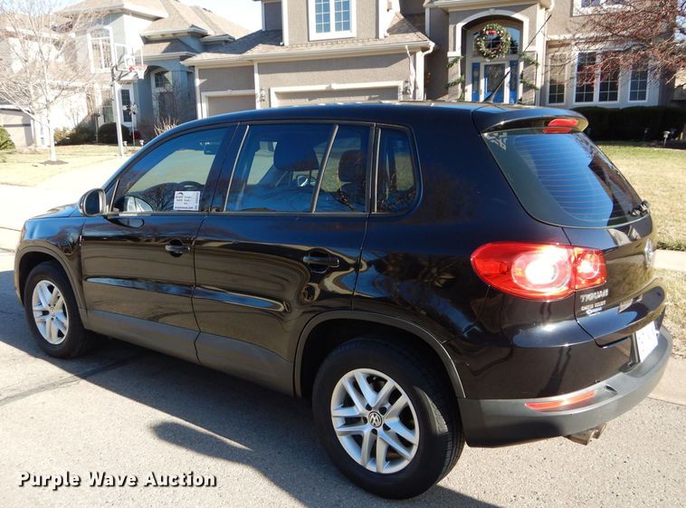 image for item DS6312 2011 Volkswagen Tiguan SE SUV