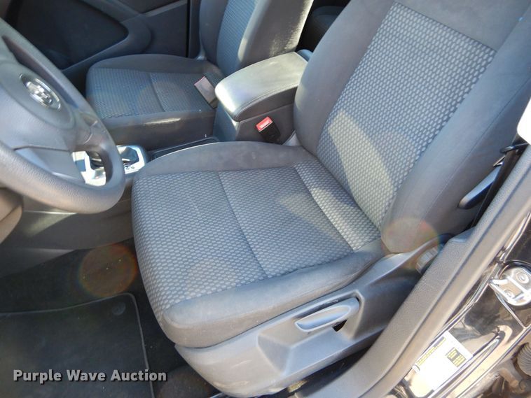 image for item DS6312 2011 Volkswagen Tiguan SE SUV