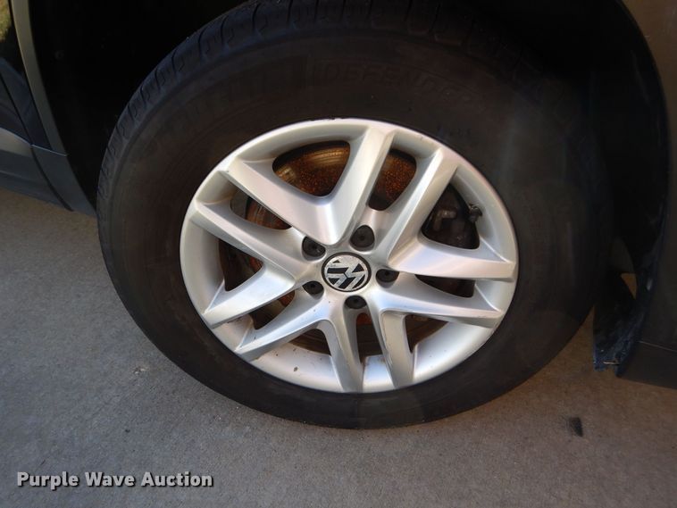 image for item DS6312 2011 Volkswagen Tiguan SE SUV