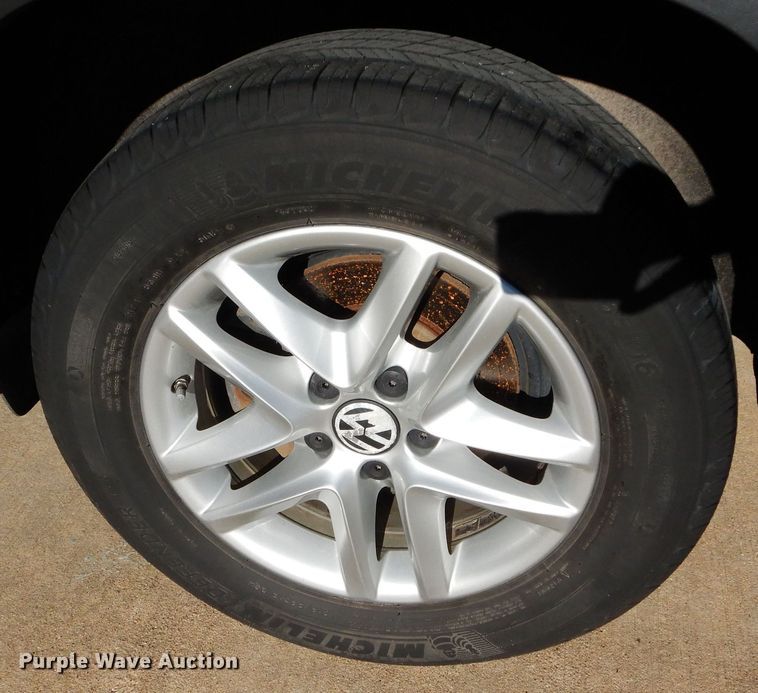 image for item DS6312 2011 Volkswagen Tiguan SE SUV