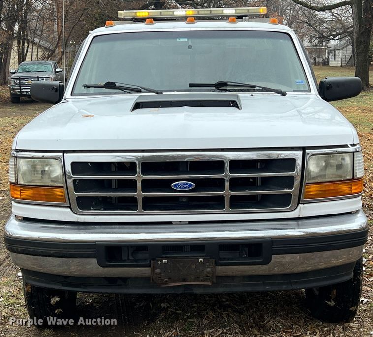 image for item ID9304 1996 Ford F450  rollback truck