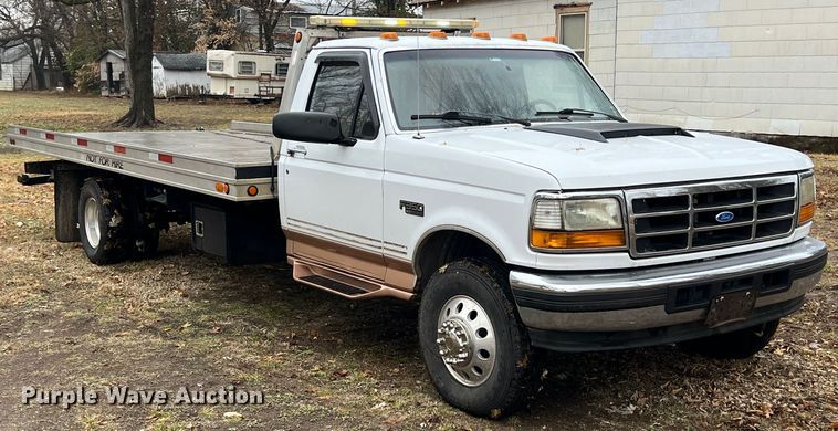image for item ID9304 1996 Ford F450  rollback truck