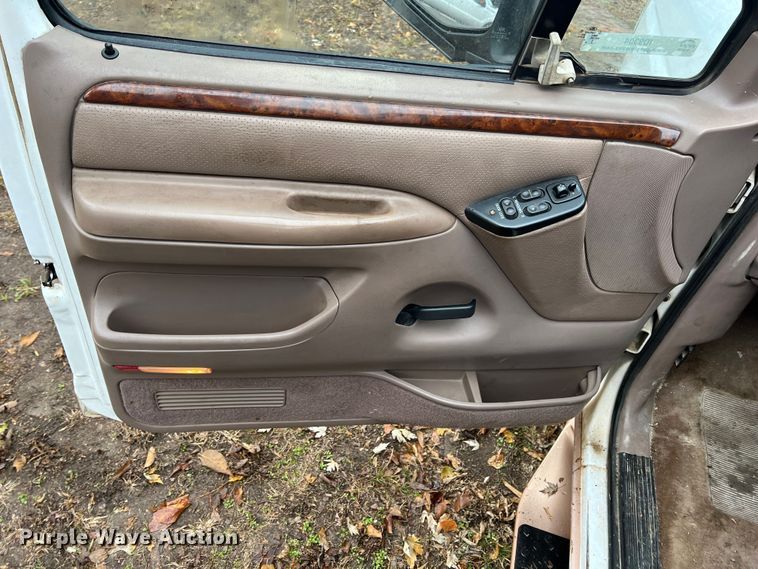 image for item ID9304 1996 Ford F450  rollback truck