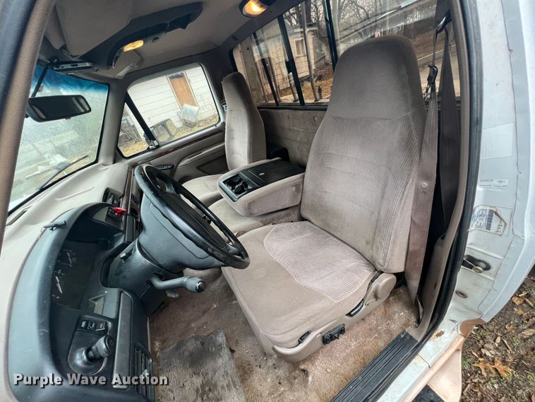 image for item ID9304 1996 Ford F450  rollback truck