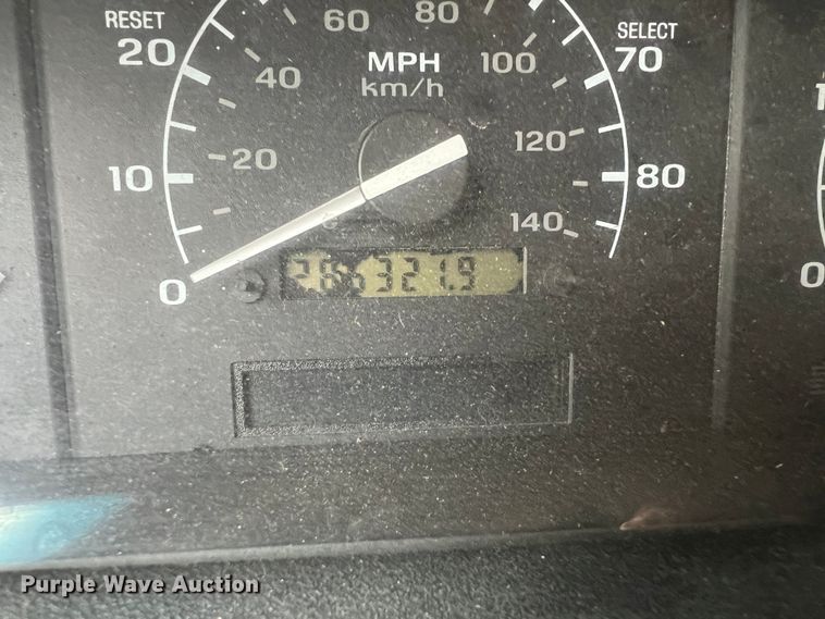 image for item ID9304 1996 Ford F450  rollback truck